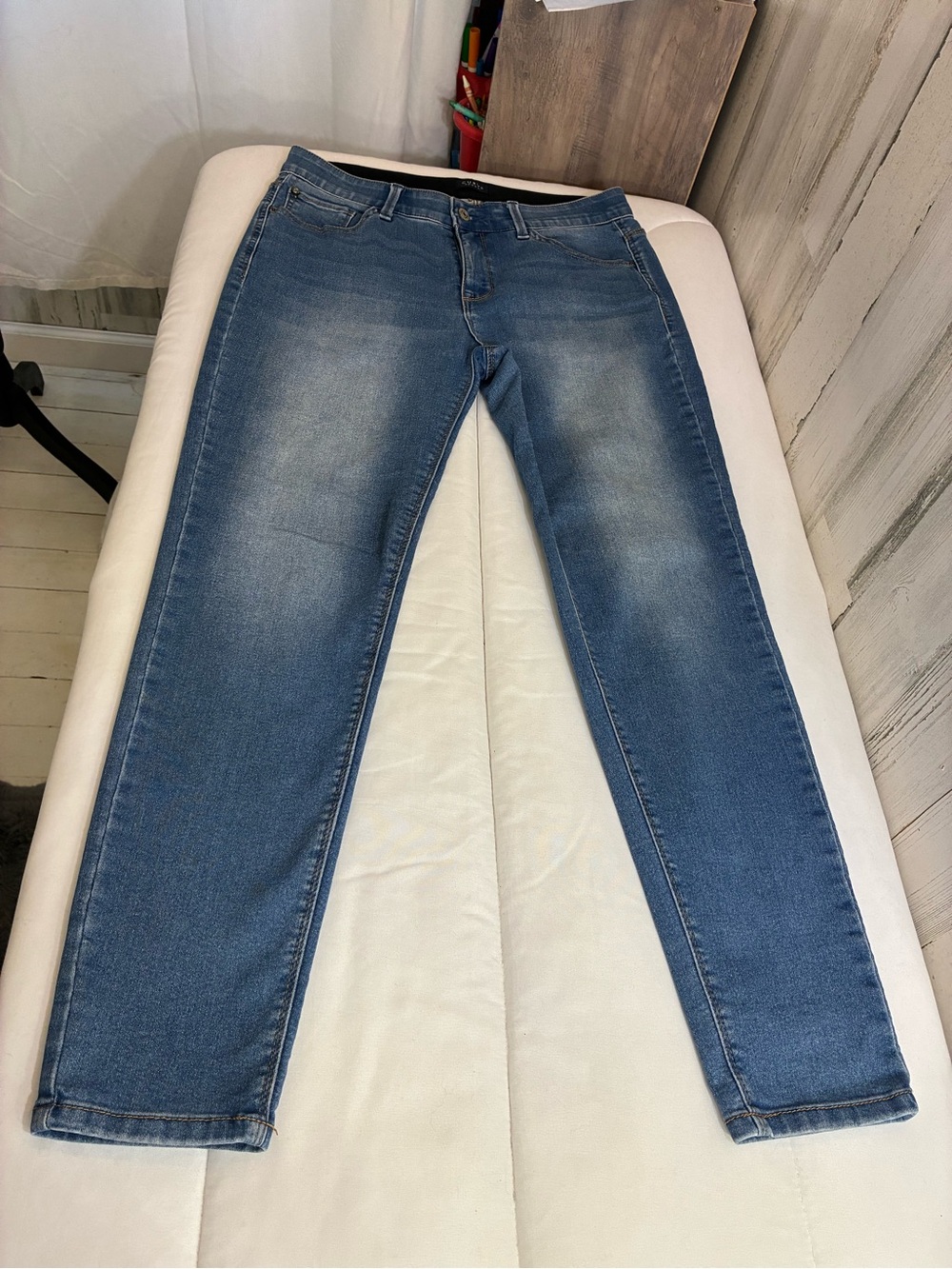 Curve Appeal Women's Sz 10 Skinny Stretch Jeans in Faded Blue